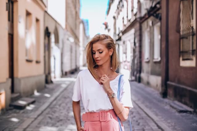 Co do różowych spodni - stylizacje, które zachwycą każdego dnia Co do różowych spodni - stylizacje, które zachwycą każdego dnia