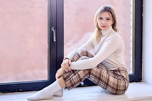 Jaką bluzkę do spodni w kratkę wybrać, by wyglądać stylowo? Jaką bluzkę do spodni w kratkę wybrać, by wyglądać stylowo?