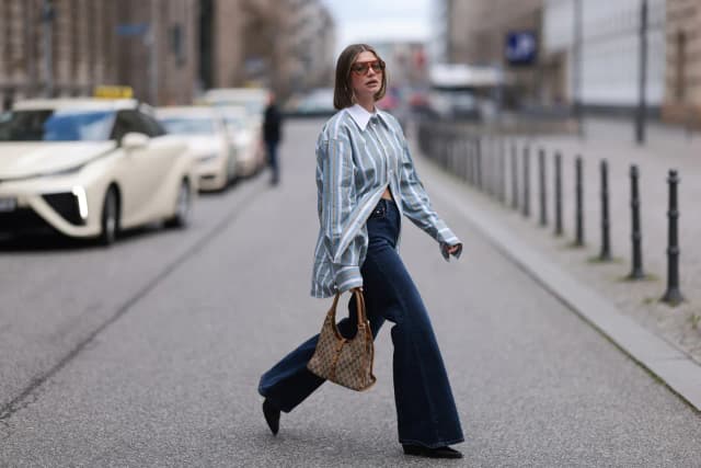 Jak nosić koszulę do jeansów, by zawsze wyglądać stylowo i modnie Jak nosić koszulę do jeansów, by zawsze wyglądać stylowo i modnie